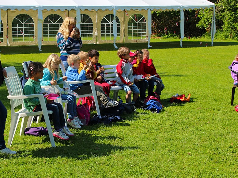 Hundeseminar für Schulkinder - Kinder beim Vereinsevent
